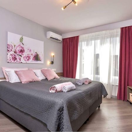 ROSÉ one bedroom designer apartment in city centre Sofía Exterior foto