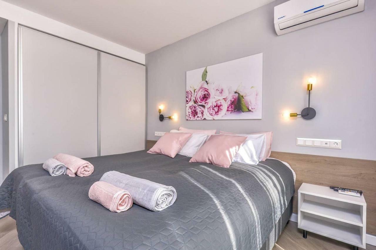 ROSÉ one bedroom designer apartment in city centre Sofía Exterior foto