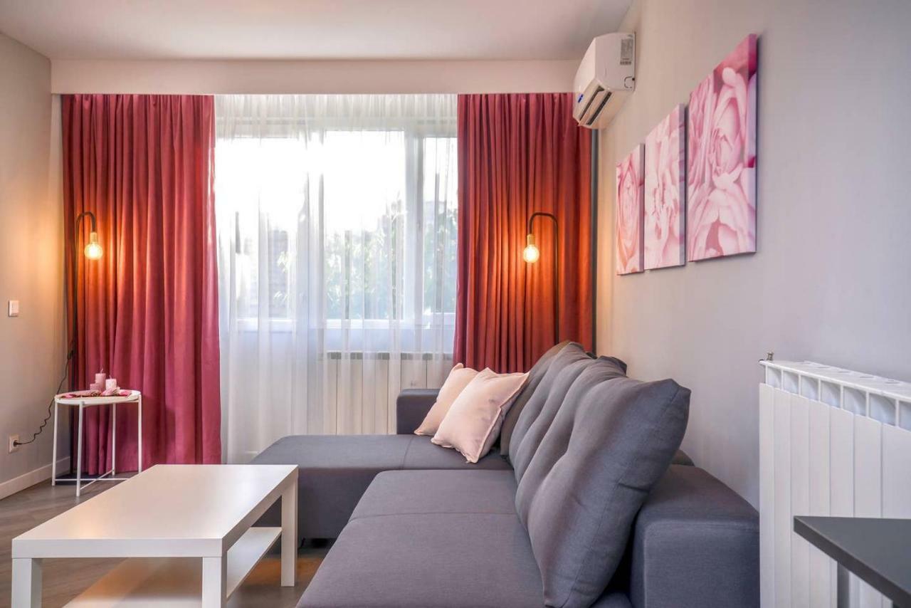 ROSÉ one bedroom designer apartment in city centre Sofía Exterior foto