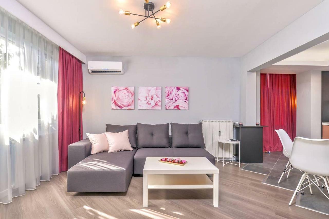 ROSÉ one bedroom designer apartment in city centre Sofía Exterior foto